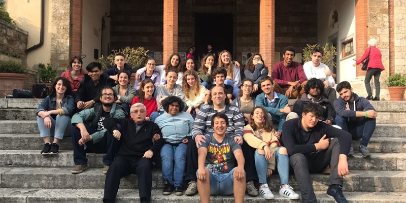 Giovani e adolescenti a Siena